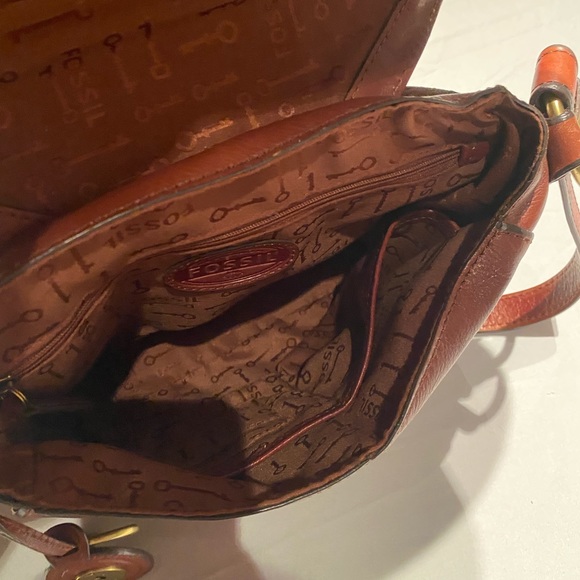 Fossil Crossbody - Picture 2 of 8